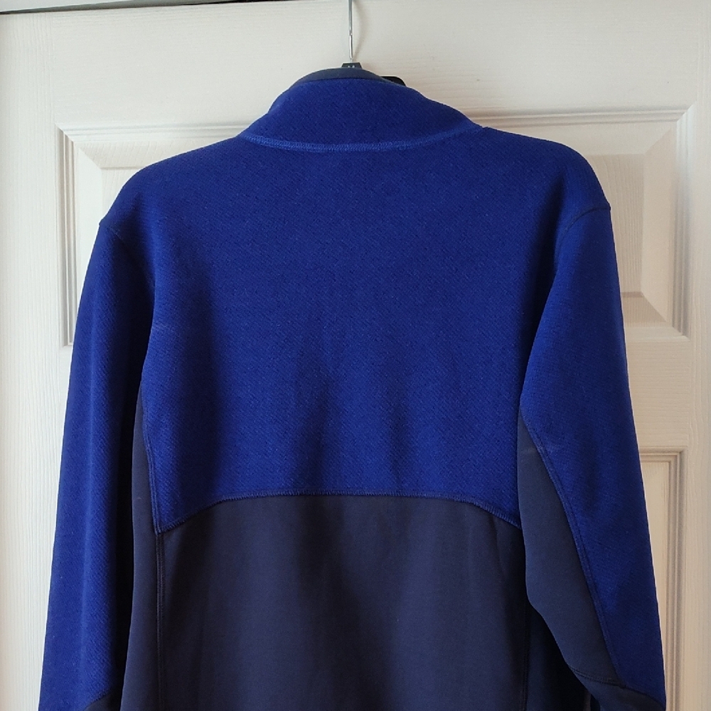 Patagonia Royal Blue Fleece Jacket with Navy Trim - Picture 3 of 3